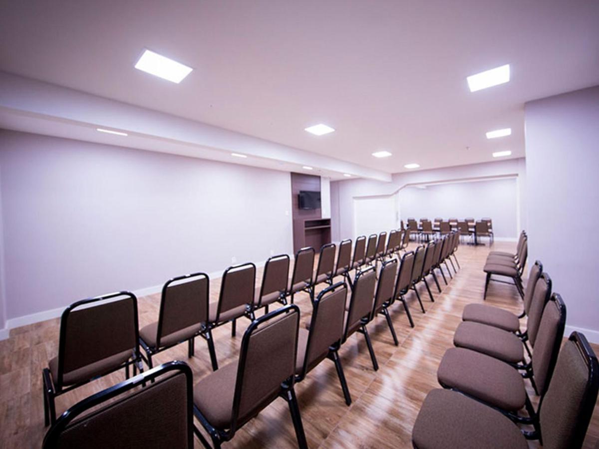 Vila Business Hotel ヴォルタ・レドンダ エクステリア 写真