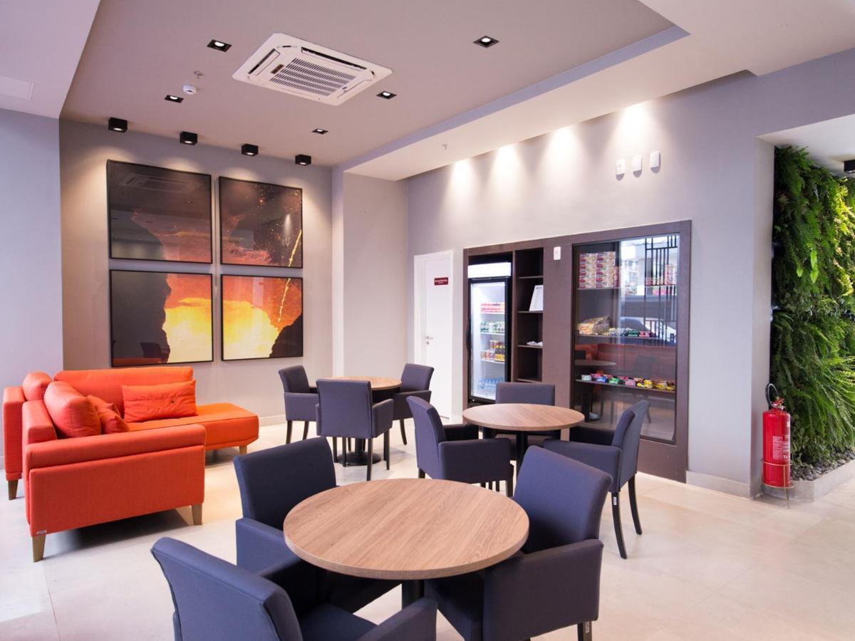 Vila Business Hotel ヴォルタ・レドンダ エクステリア 写真