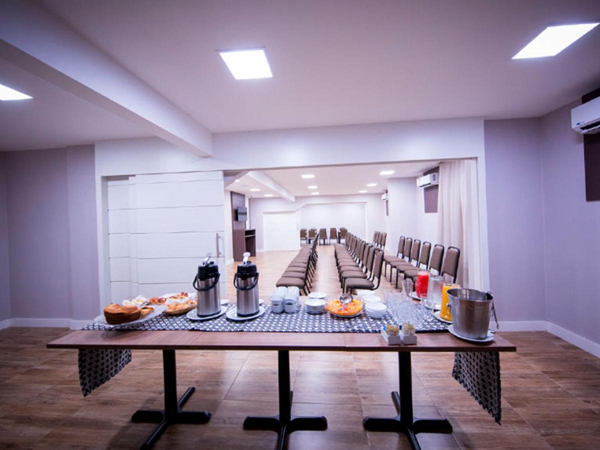 Vila Business Hotel ヴォルタ・レドンダ エクステリア 写真