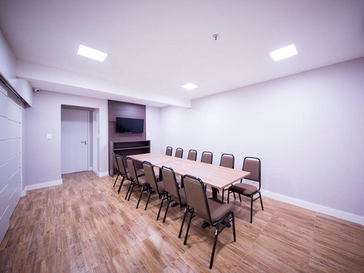 Vila Business Hotel ヴォルタ・レドンダ エクステリア 写真