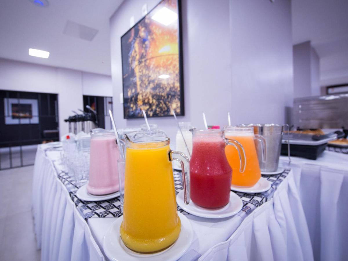 Vila Business Hotel ヴォルタ・レドンダ エクステリア 写真
