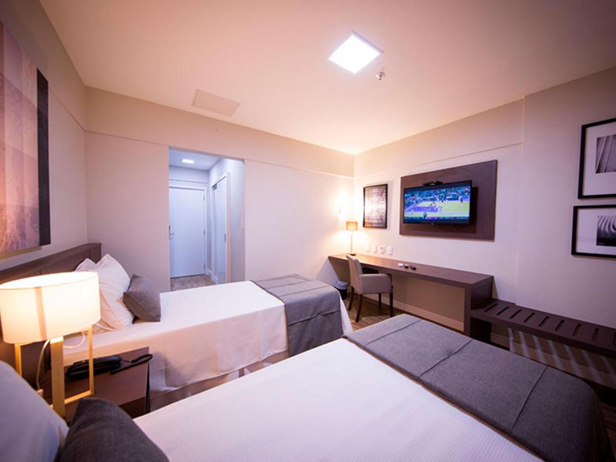 Vila Business Hotel ヴォルタ・レドンダ エクステリア 写真