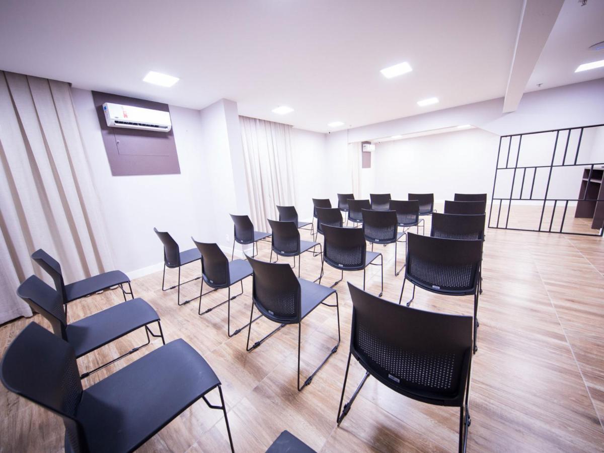 Vila Business Hotel ヴォルタ・レドンダ エクステリア 写真