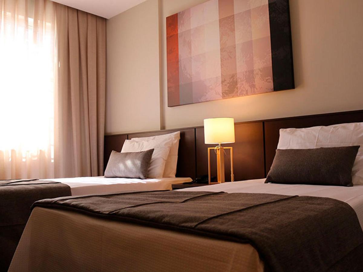 Vila Business Hotel ヴォルタ・レドンダ エクステリア 写真